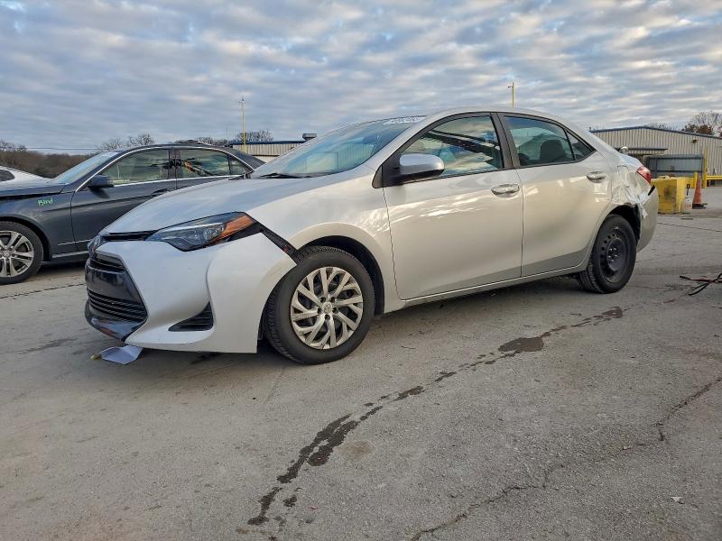 TOYOTA COROLLA L 2018 with VIN 5YFBURHE9JP821350 - Photo from auction