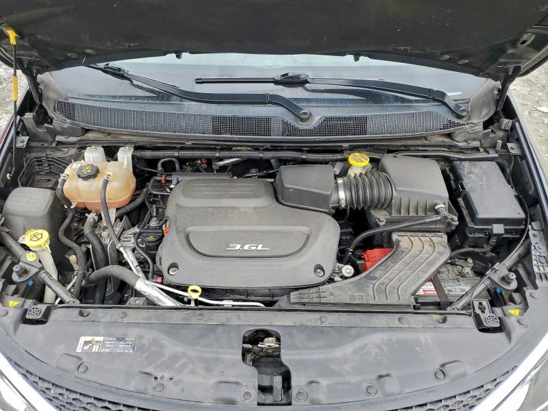 Photo 12 from auction – 2017 CHRYSLER PACIFICA L with VIN 2C4RC1GG0HR619920