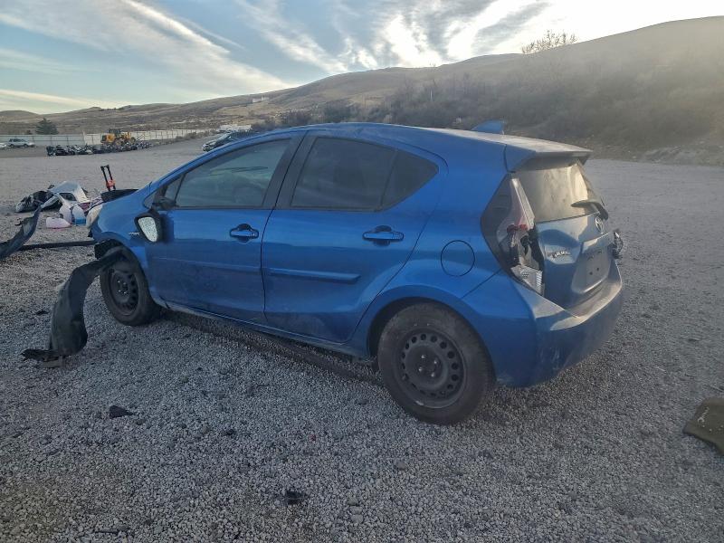 Photo 2 from auction – 2016 TOYOTA PRIUS C with VIN JTDKDTB30G1137000