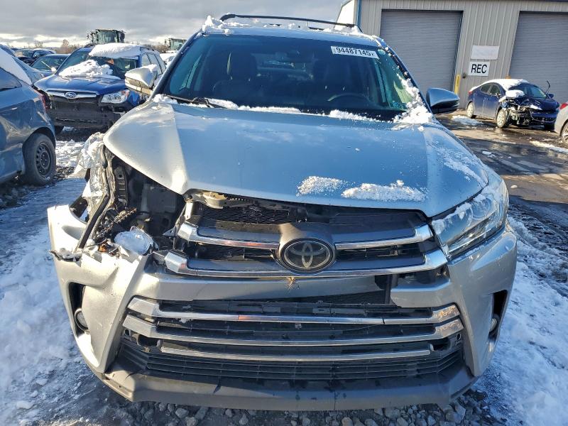 Photo 5 from auction – 2018 TOYOTA HIGHLANDER with VIN 5TDDZRFH7JS874563