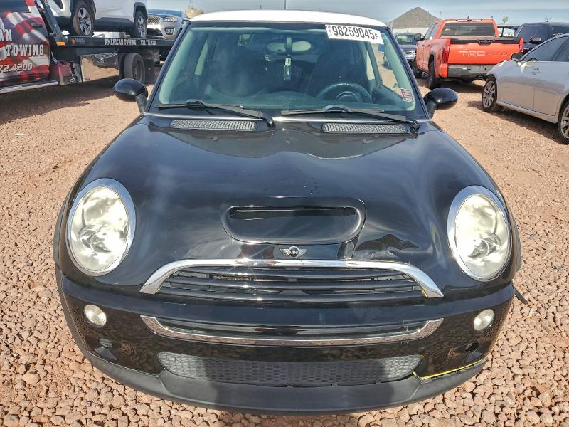 Photo 5 from auction – 2005 MINI COOPER S with VIN WMWRE33575TL10005