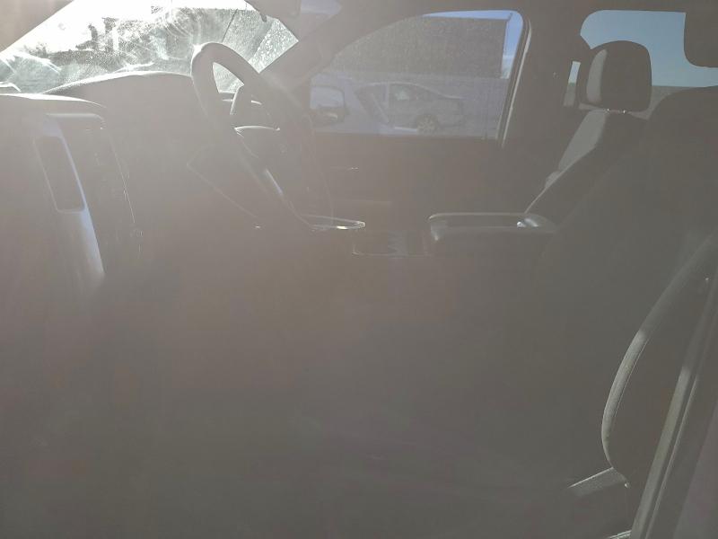 Photo 7 from auction – 2018 CHEVROLET SILVERADO with VIN 3GCUKREC2JG220112