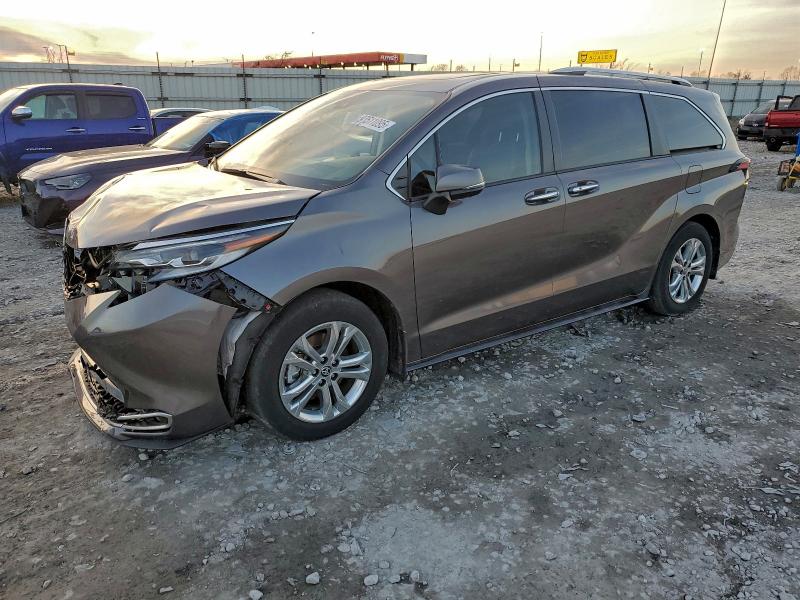 TOYOTA SIENNA LIM 2023 with VIN 5TDESKFC0PS098130 - Photo from auction