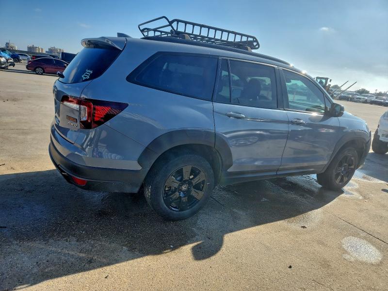 Photo 3 from auction – 2022 HONDA PILOT TRAI with VIN 5FNYF6H88NB083328