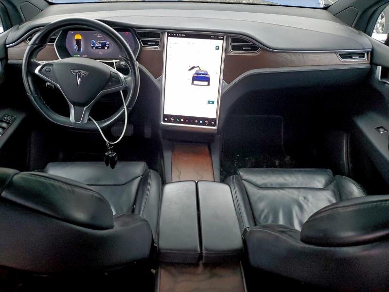 Photo 8 from auction – 2016 TESLA MODEL X with VIN 5YJXCAE23GF003007