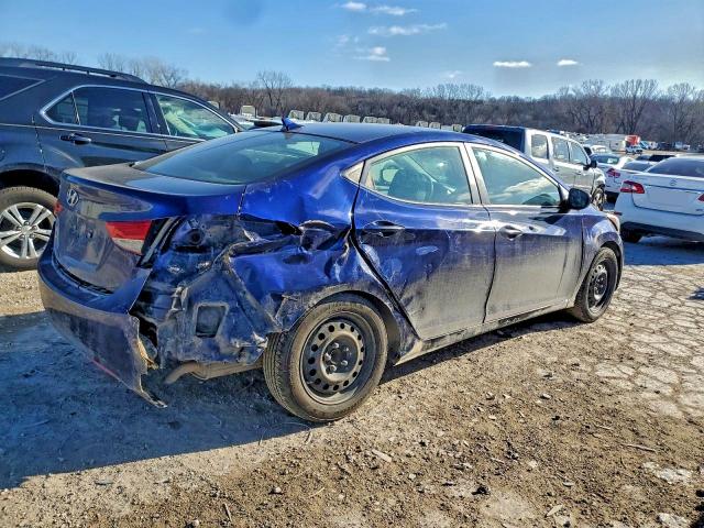 Photo 3 from auction – 2012 HYUNDAI ELANTRA GL with VIN 5NPDH4AE7CH108859