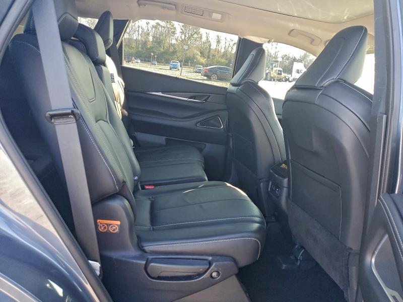 Photo 11 from auction – 2023 INFINITI QX60 SENSO with VIN 5N1DL1GR3PC358488