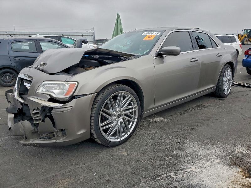 CHRYSLER 300 2014 with VIN 2C3CCAAG5EH157472 - Photo from auction