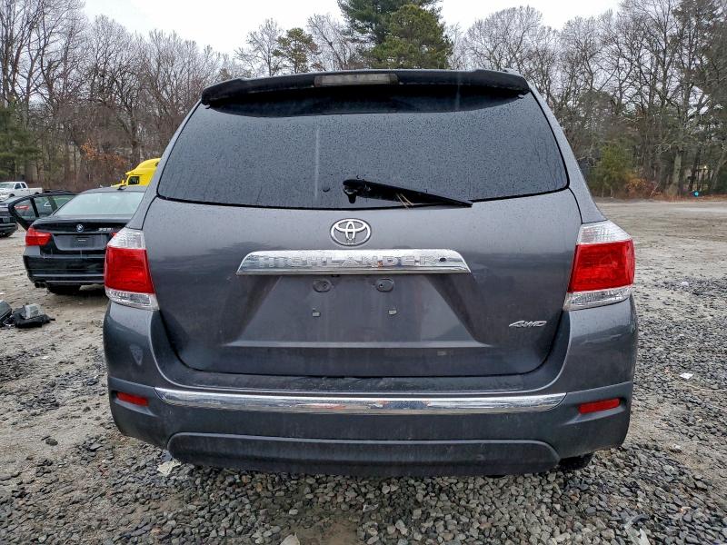Photo 6 from auction – 2012 TOYOTA HIGHLANDER with VIN 5TDDK3EHXCS107893