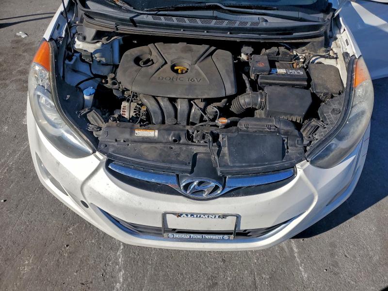 Photo 11 from auction – 2012 HYUNDAI ELANTRA GL with VIN 5NPDH4AE7CH088192