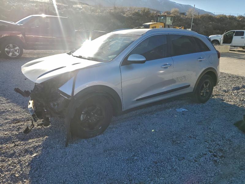 KIA NIRO 2017 with VIN KNDCB3LC8H5045782 - Photo from auction
