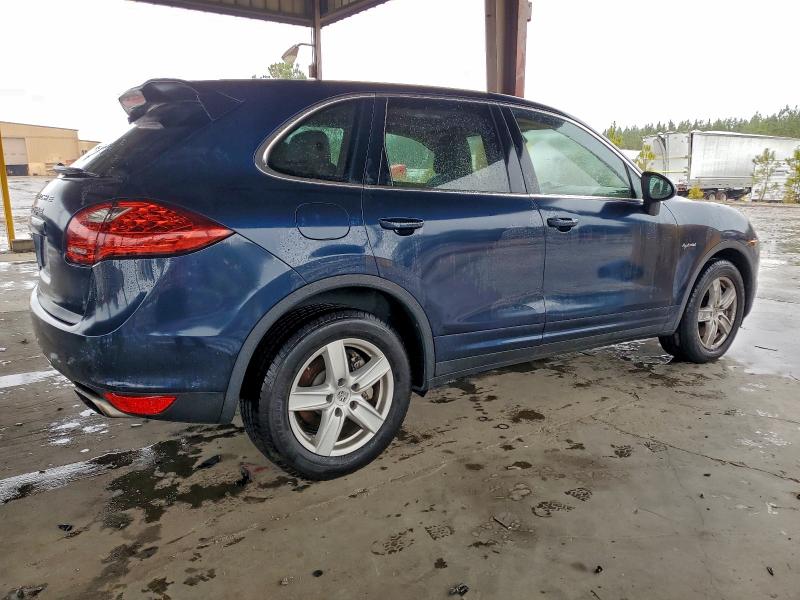 Photo 3 from auction – 2013 PORSCHE CAYENNE S with VIN WP1AE2A26DLA14439