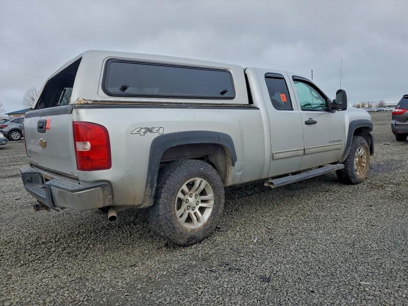 Photo 3 from auction – 2011 CHEVROLET SILVERADO with VIN 1GCRKREA1BZ292344