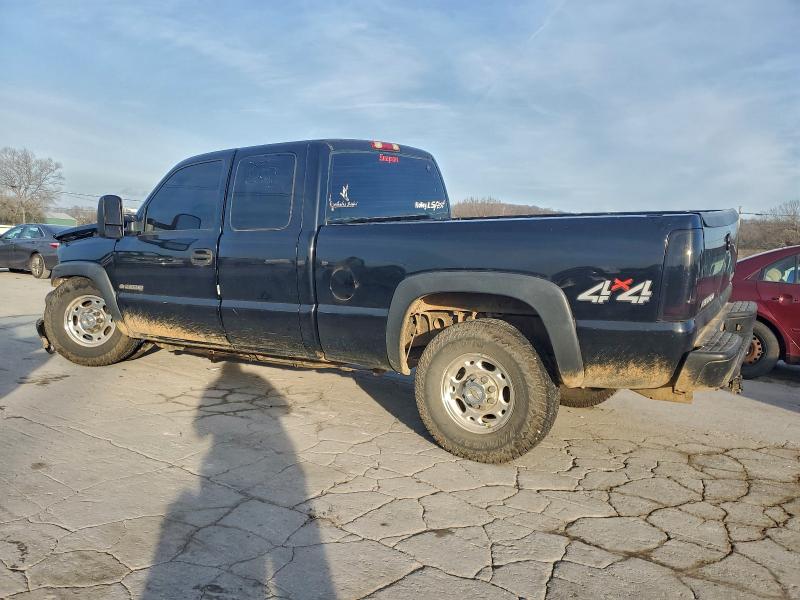 Photo 2 from auction – 2004 CHEVROLET SILVERADO with VIN 1GCHK29U14E297934