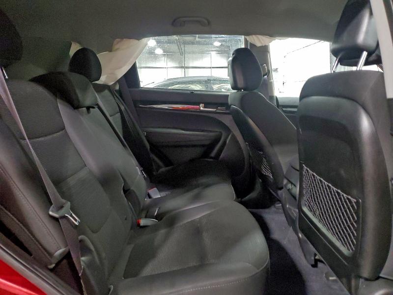 Photo 11 from auction – 2014 KIA SORENTO LX with VIN 5XYKTCA63EG526239