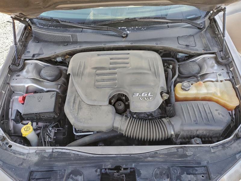 Photo 11 from auction – 2014 CHRYSLER 300C with VIN 2C3CCAKG2EH306189