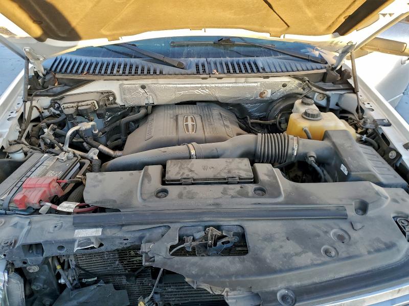 Photo 12 from auction – 2015 LINCOLN NAVIGATOR with VIN 5LMJJ2HT2FEJ13870