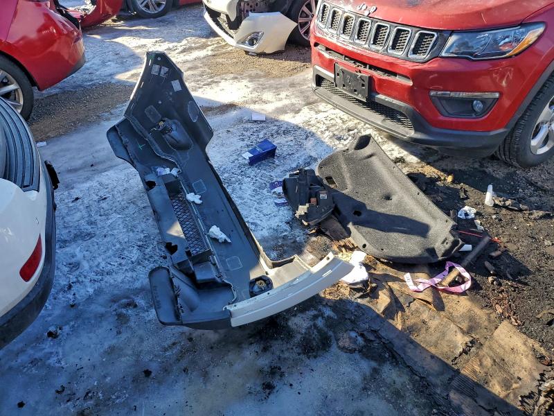 Photo 12 from auction – 2011 JEEP GRAND CHEROKEE with VIN 1J4RS4GG5BC514000