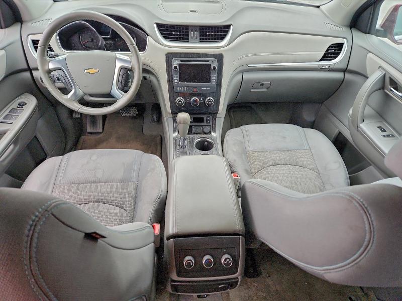 Photo 8 from auction – 2017 CHEVROLET TRAVERSE L with VIN 1GNKRGKD0HJ221005