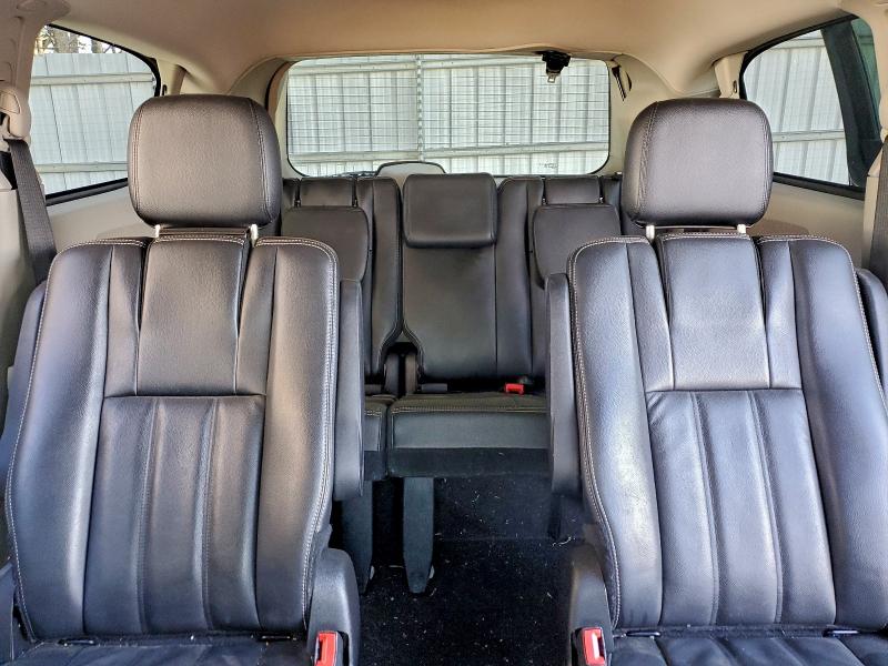 Photo 10 from auction – 2013 CHRYSLER TOWN & COU with VIN 2C4RC1BG8DR712251