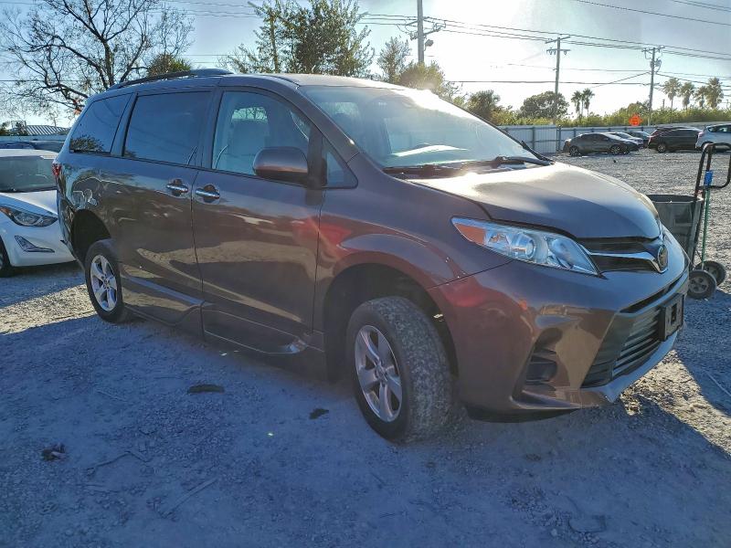 Photo 4 from auction – 2020 TOYOTA SIENNA LE with VIN 5TDKZ3DC2LS056818