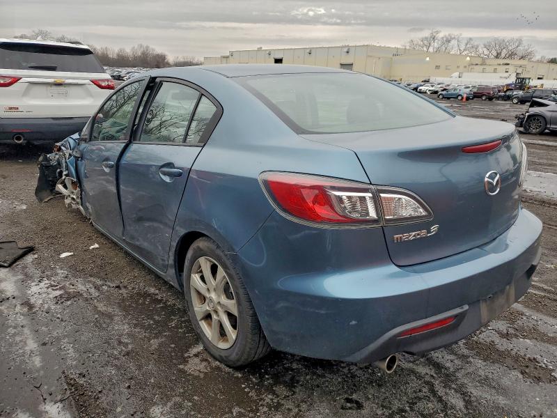 Photo 2 from auction – 2011 MAZDA 3 I with VIN JM1BL1VG1B1379521
