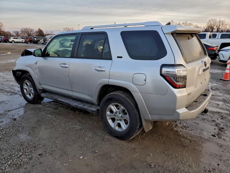 Photo 2 from auction – 2015 TOYOTA 4RUNNER SR with VIN JTEBU5JR7F5248812