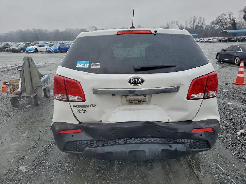 Photo 6 from auction – 2011 KIA SORENTO with VIN 5XYKT4A14BG133582