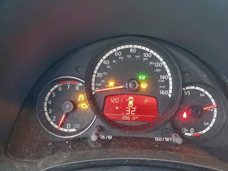 Photo 9 from auction – 2014 VOLKSWAGEN BEETLE with VIN 3VWF17AT2EM643086