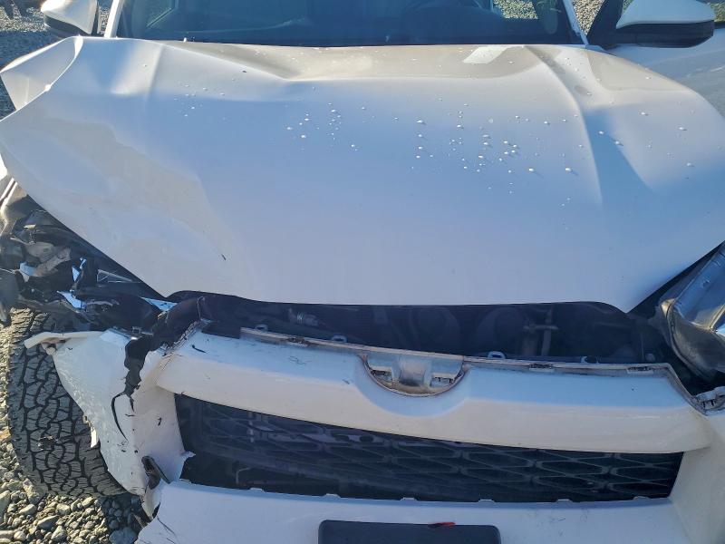 Photo 12 from auction – 2018 TOYOTA 4RUNNER with VIN JTEZU5JR4J5173283