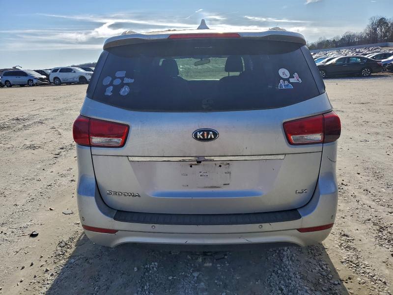 Photo 6 from auction – 2015 KIA SEDONA with VIN KNDMB5C19F6017687