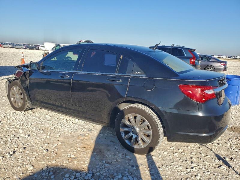 Photo 2 from auction – 2013 CHRYSLER 200 TOURIN with VIN 1C3CCBBB6DN604860