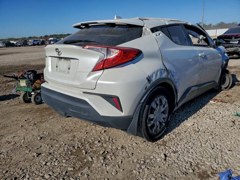 Photo 3 from auction – 2019 TOYOTA C-HR XLE with VIN NMTKHMBX8KR097529