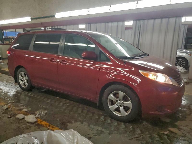 Photo 4 from auction – 2014 TOYOTA SIENNA LE with VIN 5TDKK3DCXES443141
