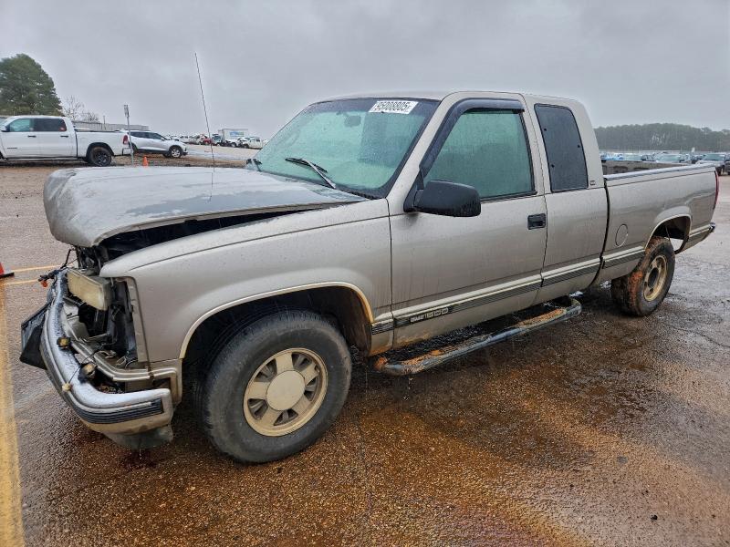 GMC SIERRA C15 1998 with VIN 2GTEC19R4W1515875 - Photo from auction