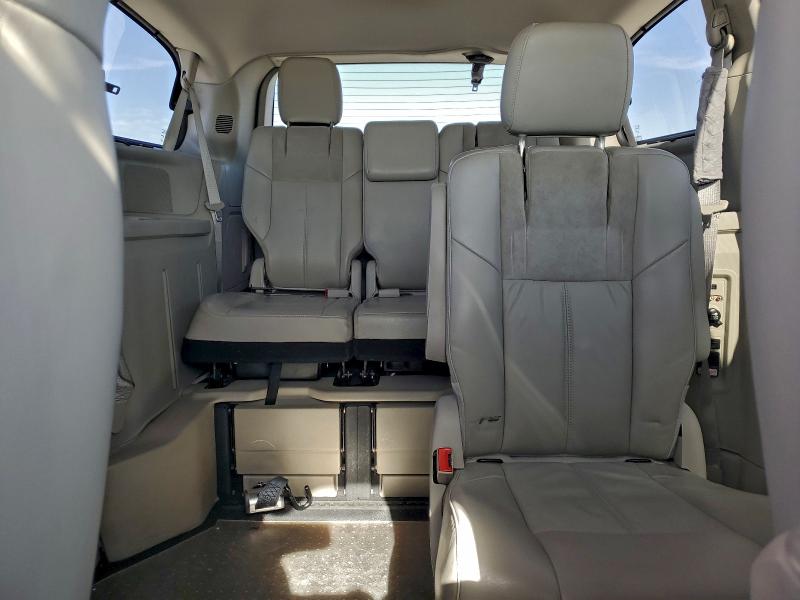 Photo 10 from auction – 2013 CHRYSLER TOWN & COU with VIN 2C4RC1GG8DR662220