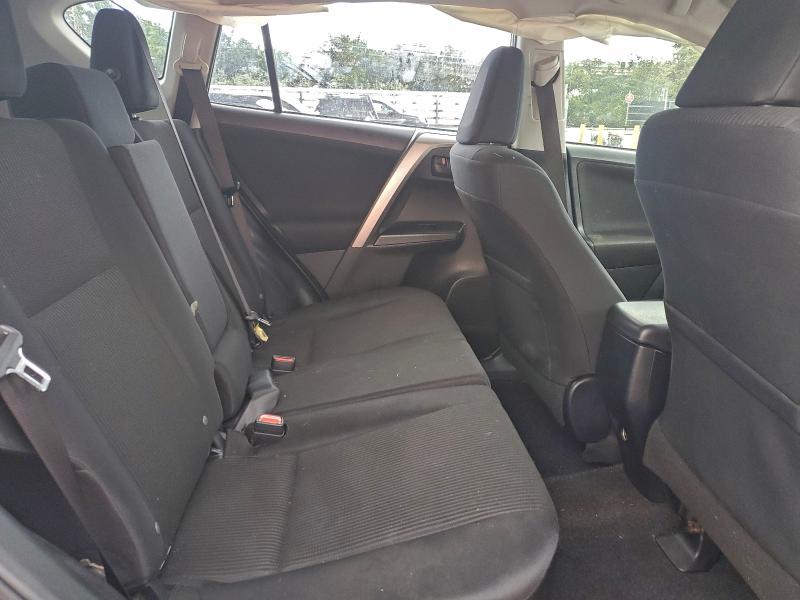 Photo 10 from auction – 2018 TOYOTA RAV4 LE with VIN JTMZFREV9JJ174739