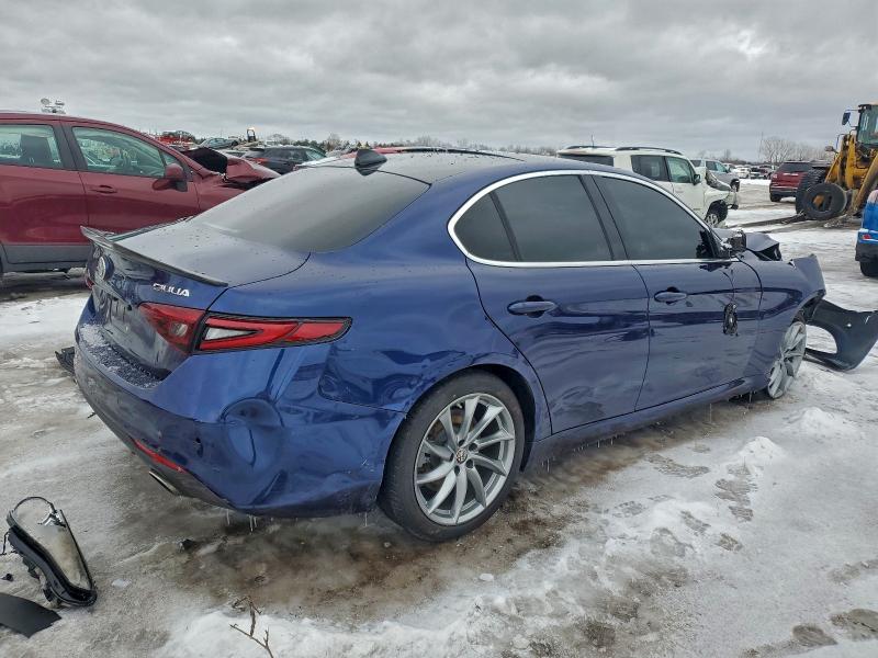 Photo 3 from auction – 2017 ALFA ROMEO GIULIA with VIN ZARFAEBN3H7551593