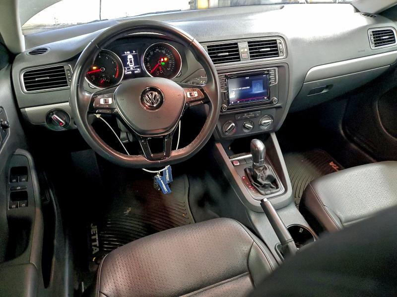 Photo 8 from auction – 2017 VOLKSWAGEN JETTA with VIN 3VWDB7AJ5HM228500