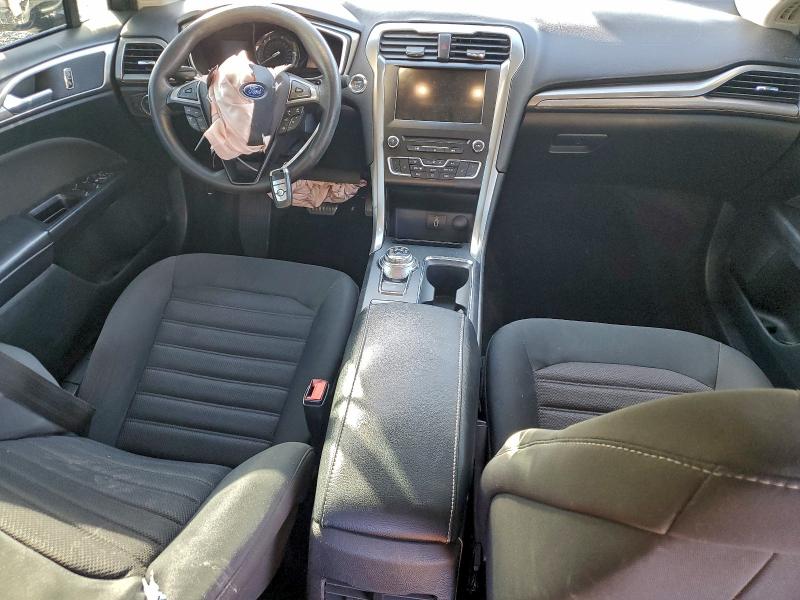 Photo 8 from auction – 2017 FORD FUSION SE with VIN 3FA6P0HD7HR138536