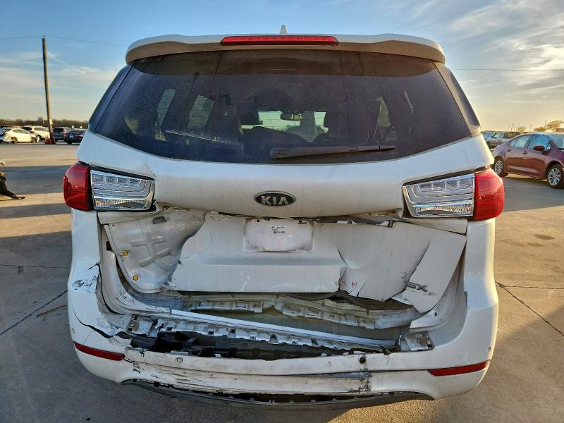 Photo 6 from auction – 2015 KIA SEDONA EX with VIN KNDMC5C15F6034094