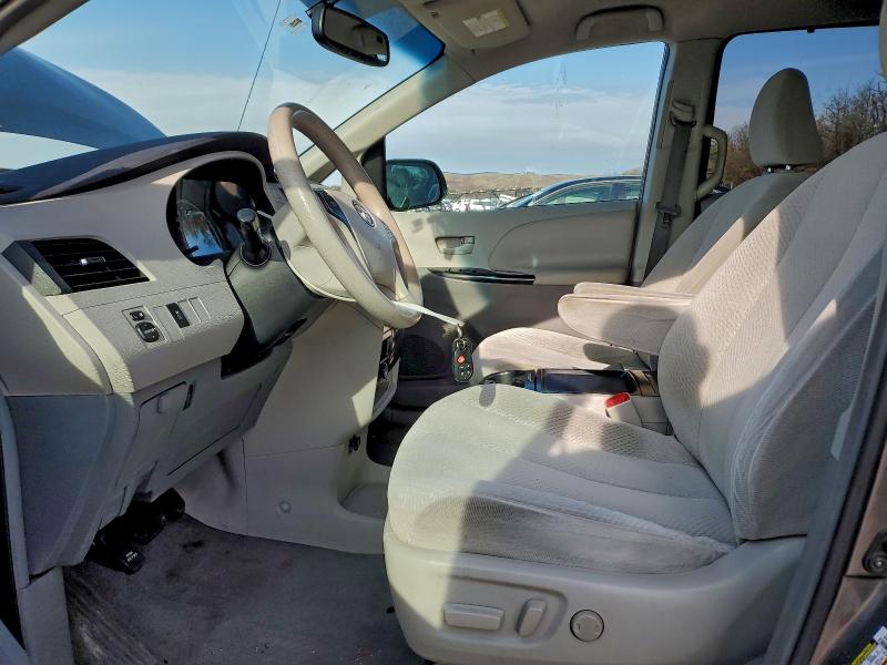Photo 7 from auction – 2011 TOYOTA SIENNA LE with VIN 5TDKK3DC0BS033718