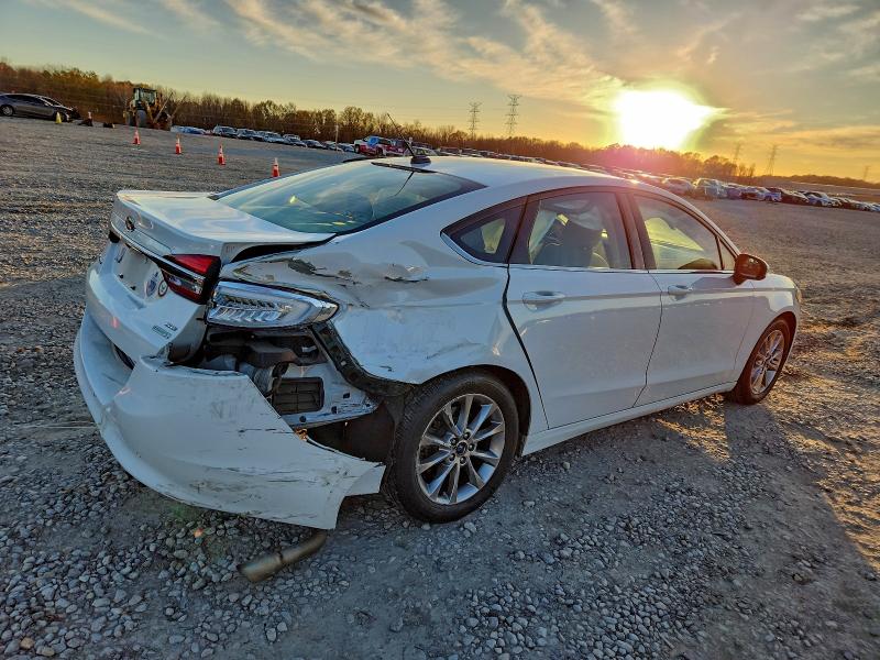 Photo 3 from auction – 2017 FORD FUSION SE with VIN 3FA6P0HD1HR371960