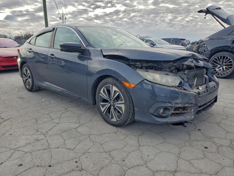 Photo 4 from auction – 2016 HONDA CIVIC EXL with VIN 19XFC1F74GE011273