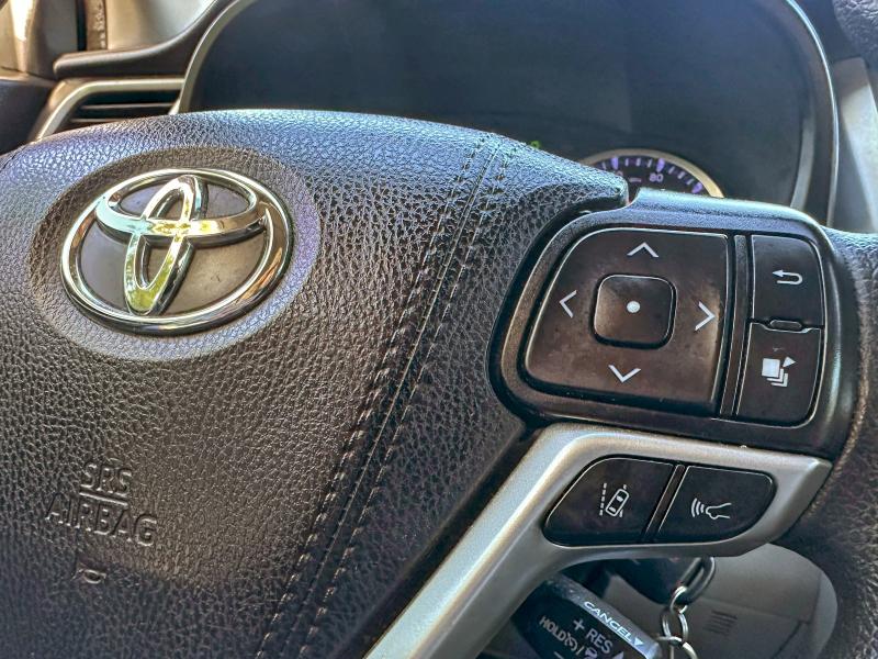 Photo 13 from auction – 2019 TOYOTA HIGHLANDER with VIN 5TDZZRFH5KS296602