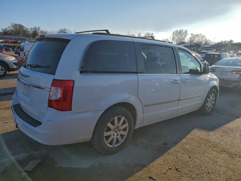 Photo 3 from auction – 2014 CHRYSLER TOWN & COU with VIN 2C4RC1BG0ER126595