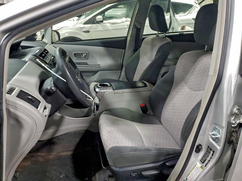 Photo 7 from auction – 2015 TOYOTA PRIUS V with VIN JTDZN3EU5FJ039952