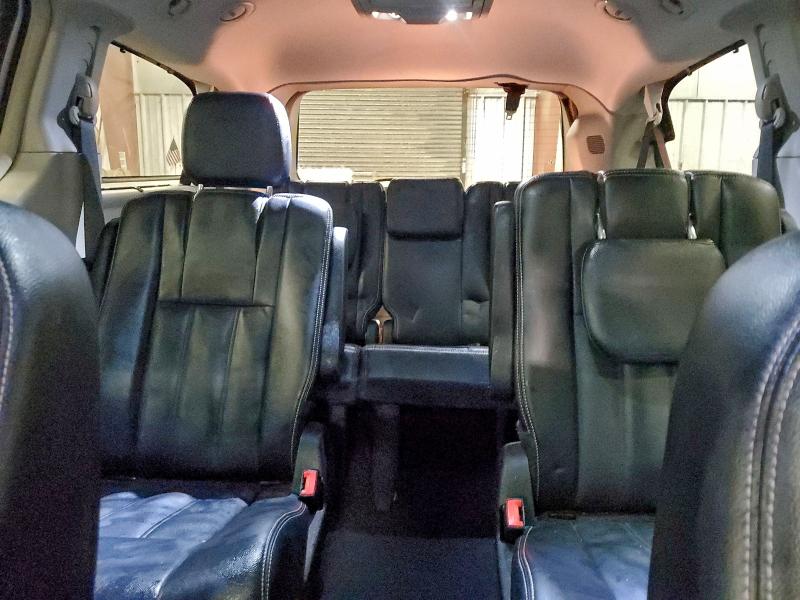 Photo 10 from auction – 2014 CHRYSLER TOWN & COU with VIN 2C4RC1BGXER413409