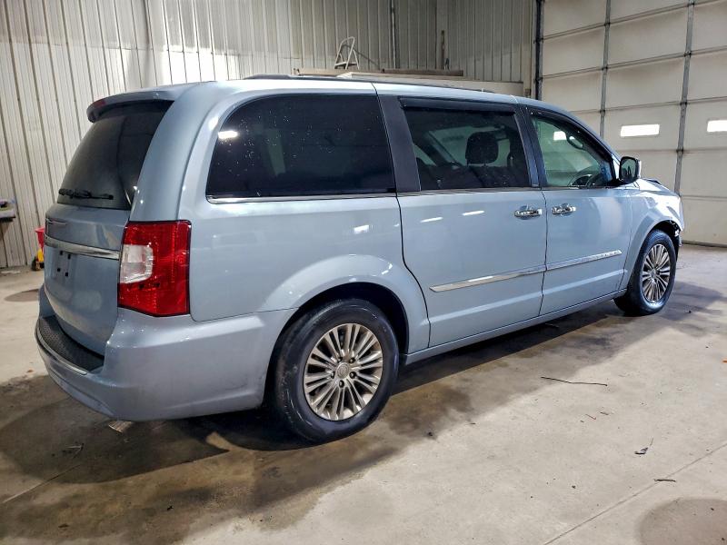 Photo 3 from auction – 2013 CHRYSLER TOWN & COU with VIN 2C4RC1CG1DR684565