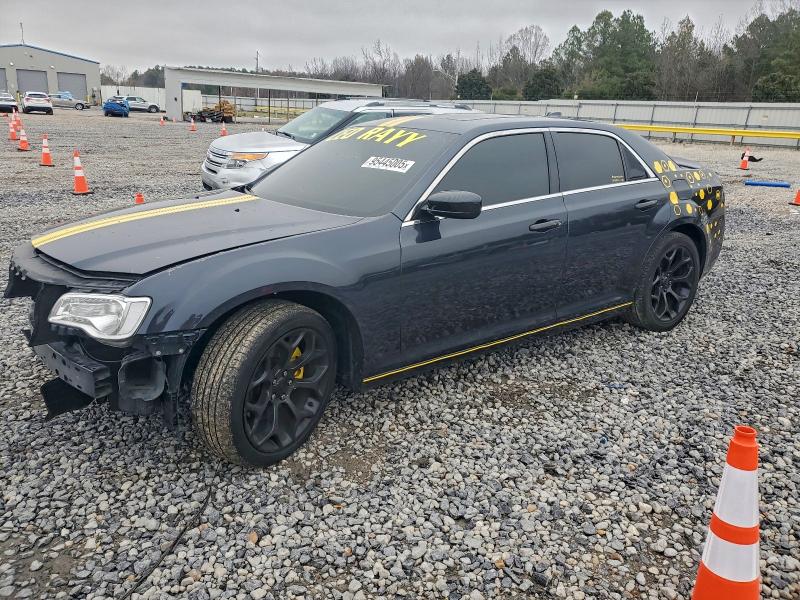 CHRYSLER 300C 2018 with VIN 2C3CCAPT9JH227764 - Photo from auction